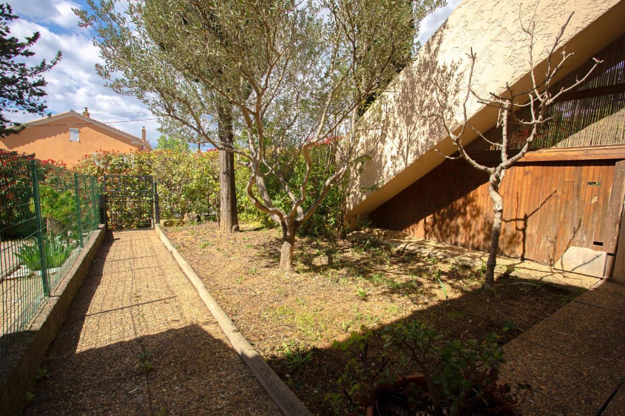 Les Tulipes Apartment Carqueiranne Exterior photo