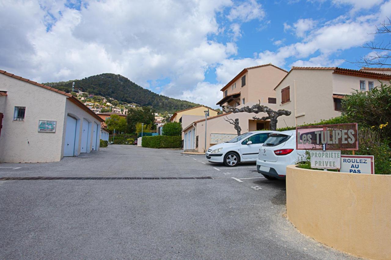 Les Tulipes Apartment Carqueiranne Exterior photo